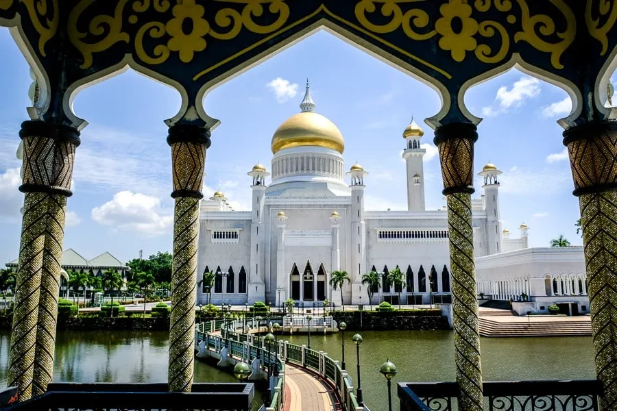 Sultan Omar Ali Saifuddien Mosque