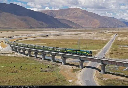 Beijing to Lhasa train