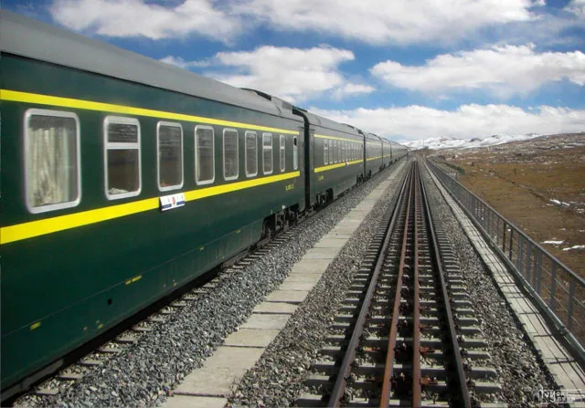 Beijing to Lhasa train