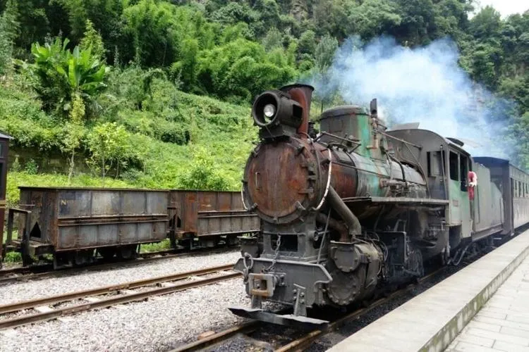 Jiayang Steam Train