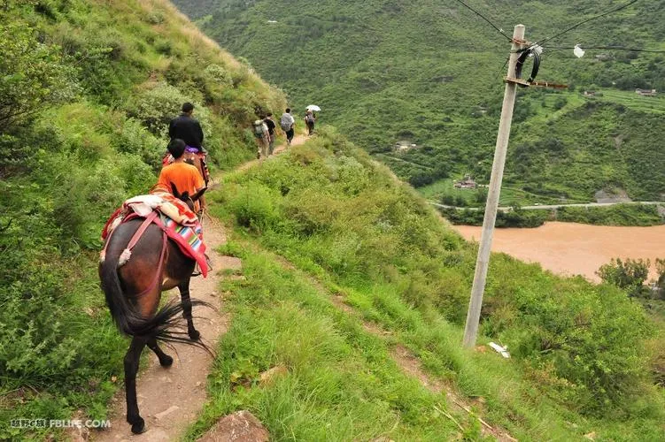 Tiger Leaping Gorge trek