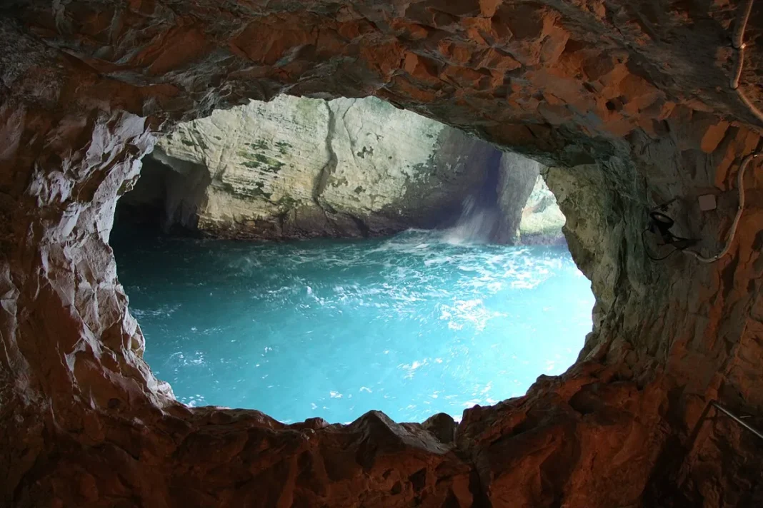 Rosh Hanikra Grottoes