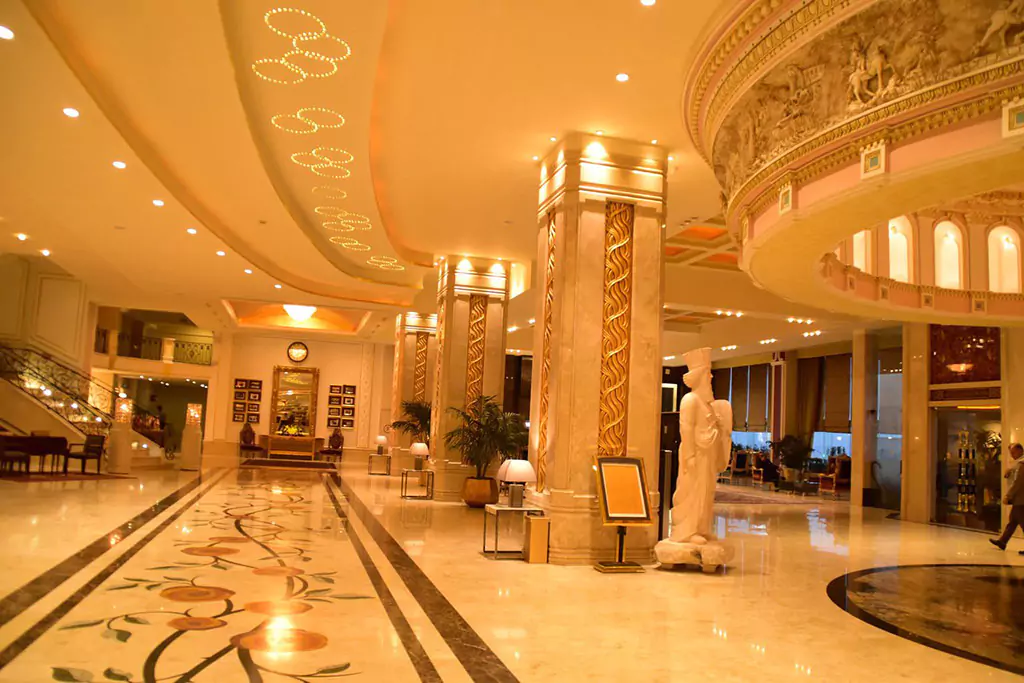 Espinas Palace Hotel Tehran