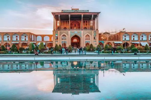 Naqsh-e Jahan Square, Isfahan