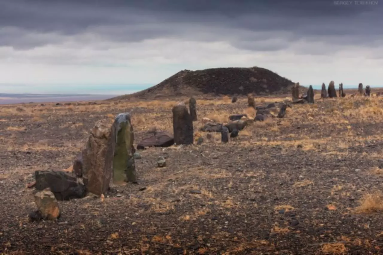 Besshatyr Burial Mounds - Altyn-Emel National Park