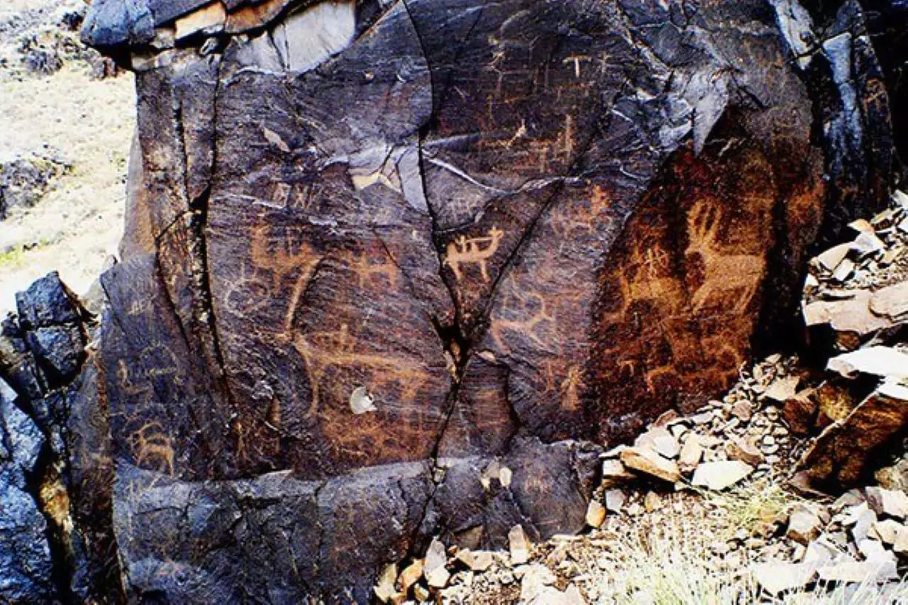 Tanbaly Tas Petroglyphs - Altyn-Emel National Park